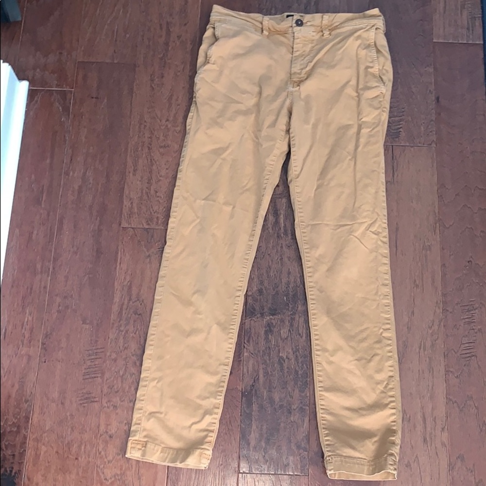 AMERICAN EAGLE MEN’S KHAKIS